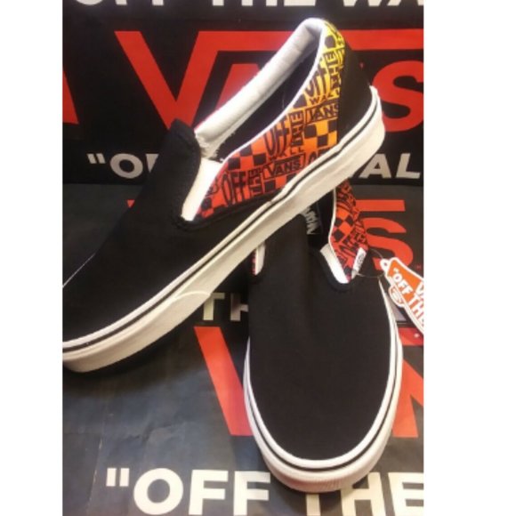 Vans Classic Slip- On (Logo Flame) Men\'s Black/ White Men\'s 11.5 VN0A4U382N5 main image 10